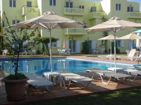 Отель Kalithea Apartments (heated pool)  Каливаи